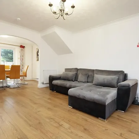 Charming Bradley Stoke 4br With Private Garden *