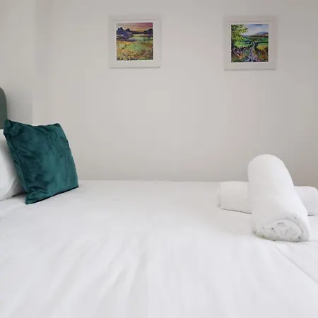 Charming Bradley Stoke 4br With Private Garden 公寓 *