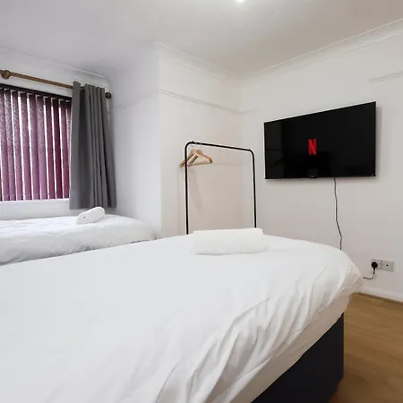 דירה Charming Bradley Stoke 4br With Private Garden *