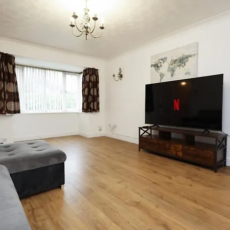公寓 Charming Bradley Stoke 4br With Private Garden *