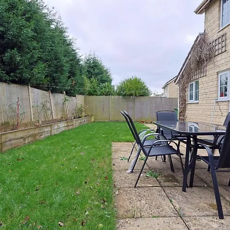 公寓 Charming Bradley Stoke 4br With Private Garden 布里斯托