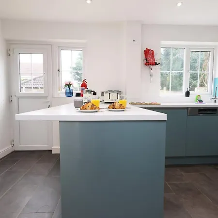Charming Bradley Stoke 4br With Private Garden *