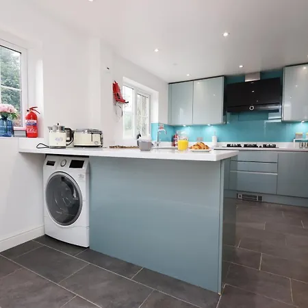 Charming Bradley Stoke 4br With Private Garden 公寓 *
