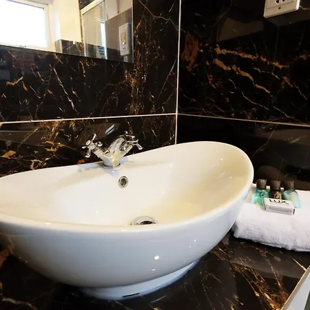 Charming Bradley Stoke 4br With Private Garden 公寓 布里斯托